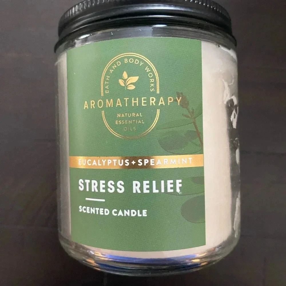 Bath and body works stress relief candle